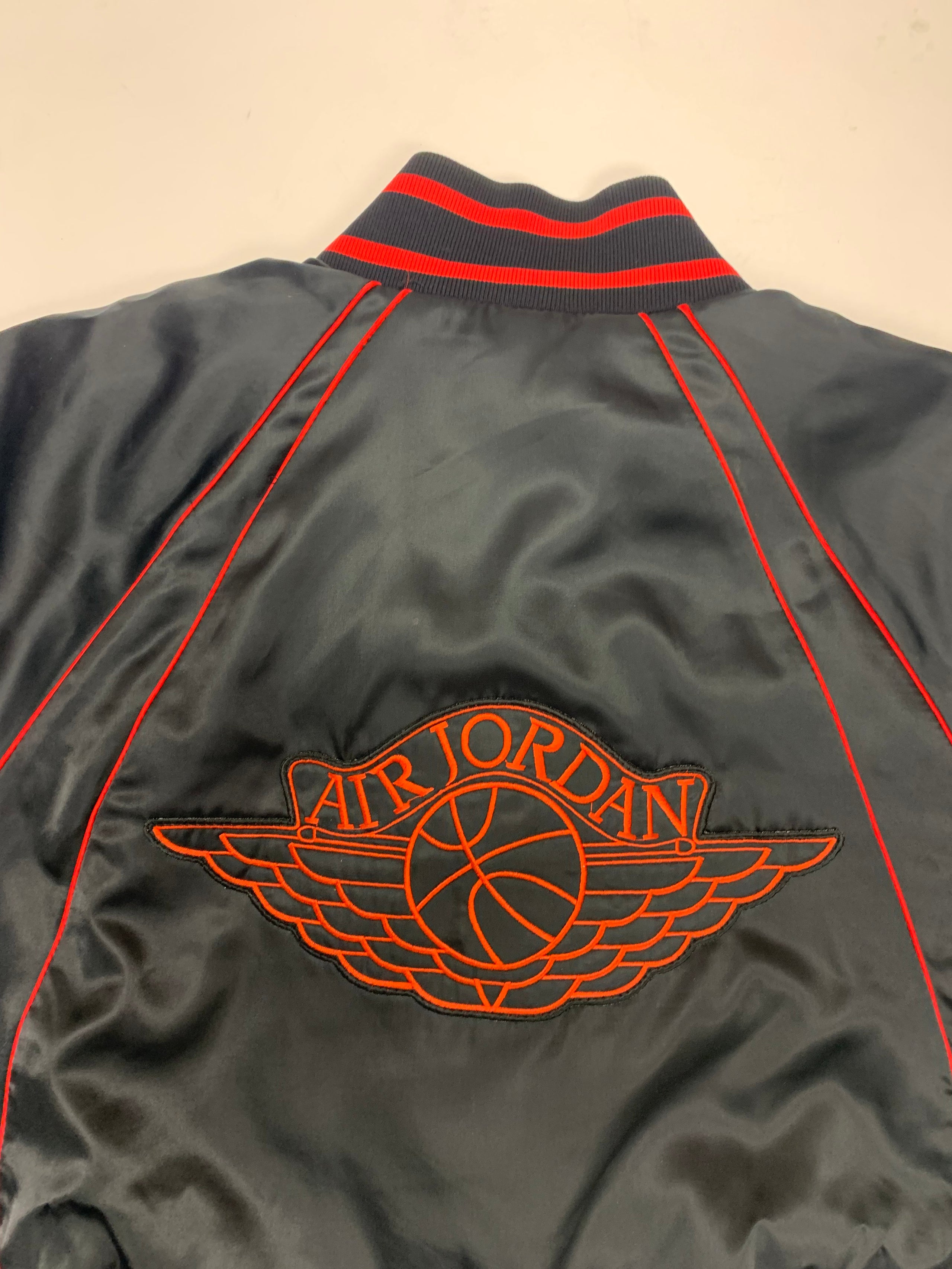 VTG 1985 Nike Jordan Bred OG offers Windbreaker bomber 80s basketball wings retro